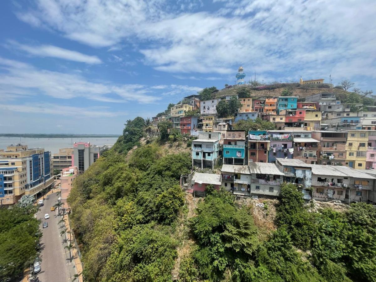Suite Frente Al Rio En Puerto Santa Ana Riverfront Гуаякіль Екстер'єр фото