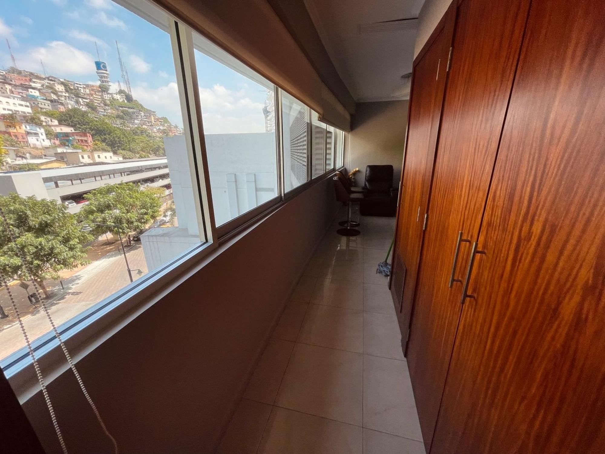 Suite Frente Al Rio En Puerto Santa Ana Riverfront Гуаякіль Екстер'єр фото