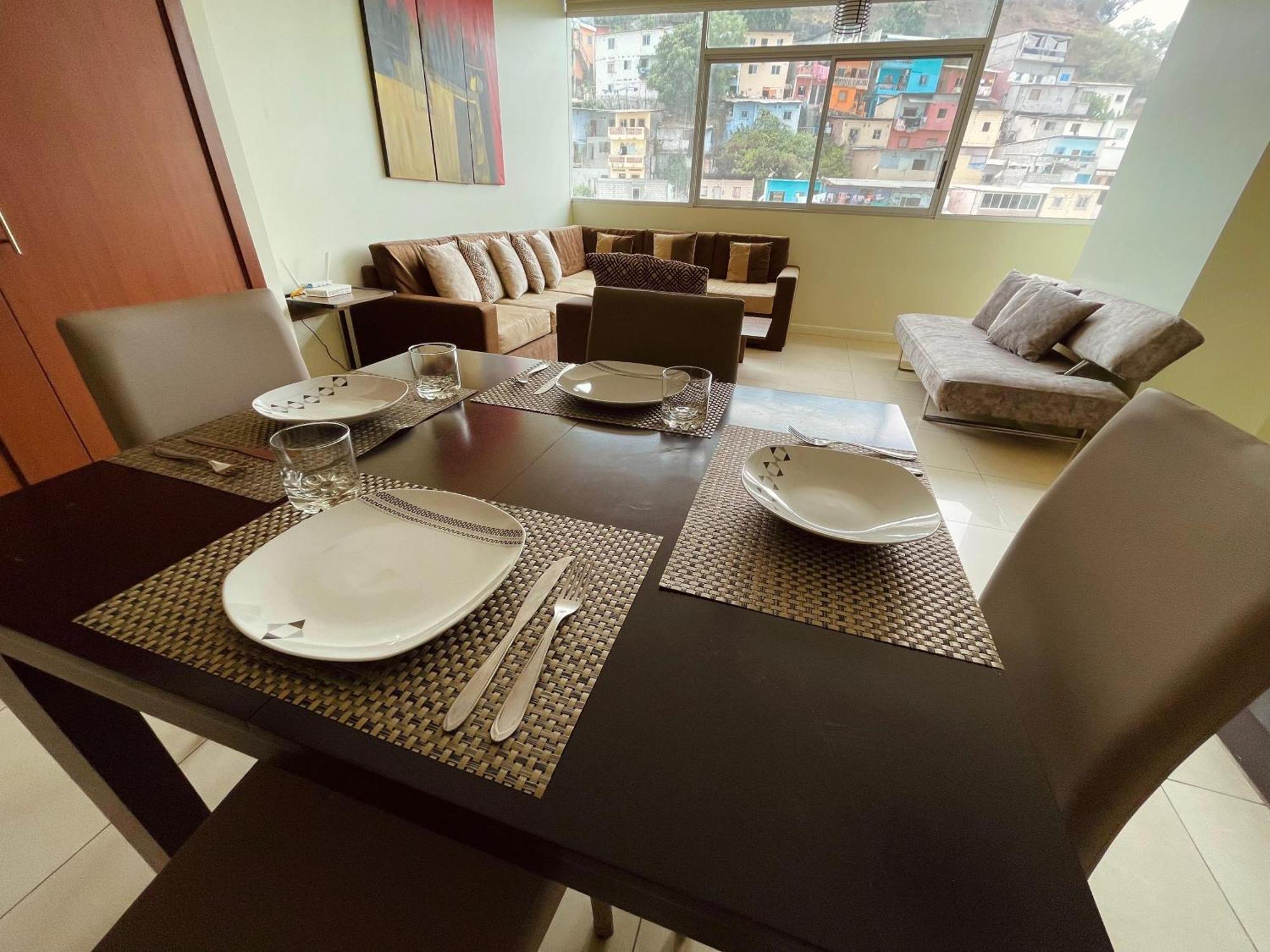 Suite Frente Al Rio En Puerto Santa Ana Riverfront Гуаякіль Номер фото
