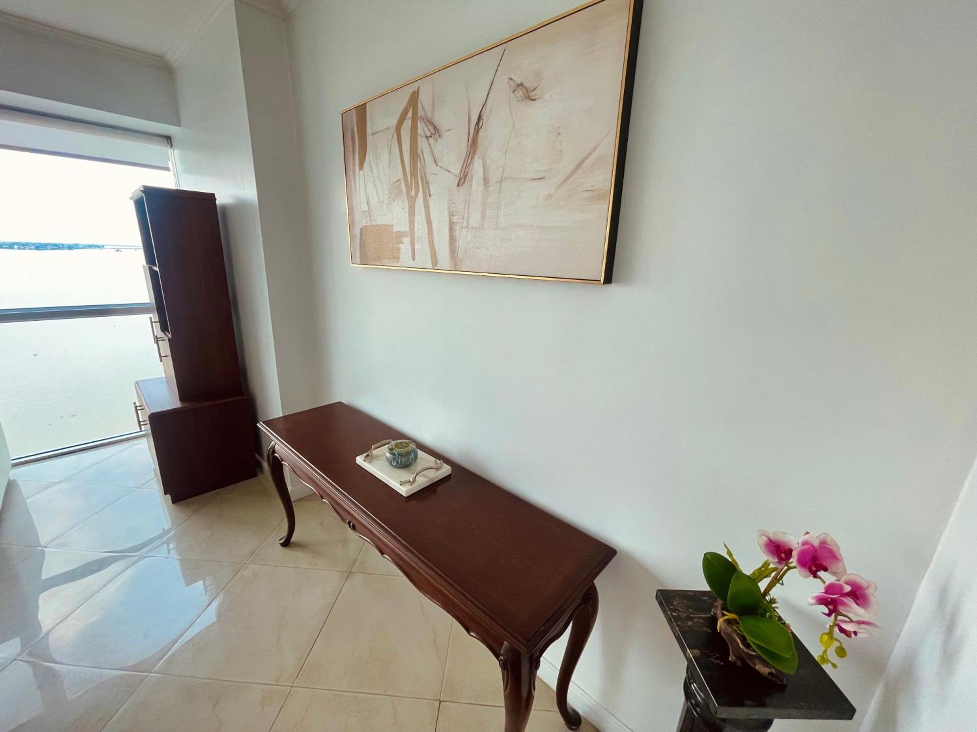 Suite Frente Al Rio En Puerto Santa Ana Riverfront Гуаякіль Екстер'єр фото